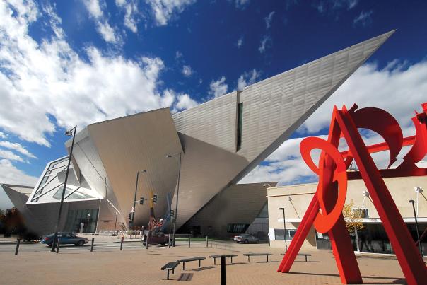 denver-art-museum-exterior-sculpture