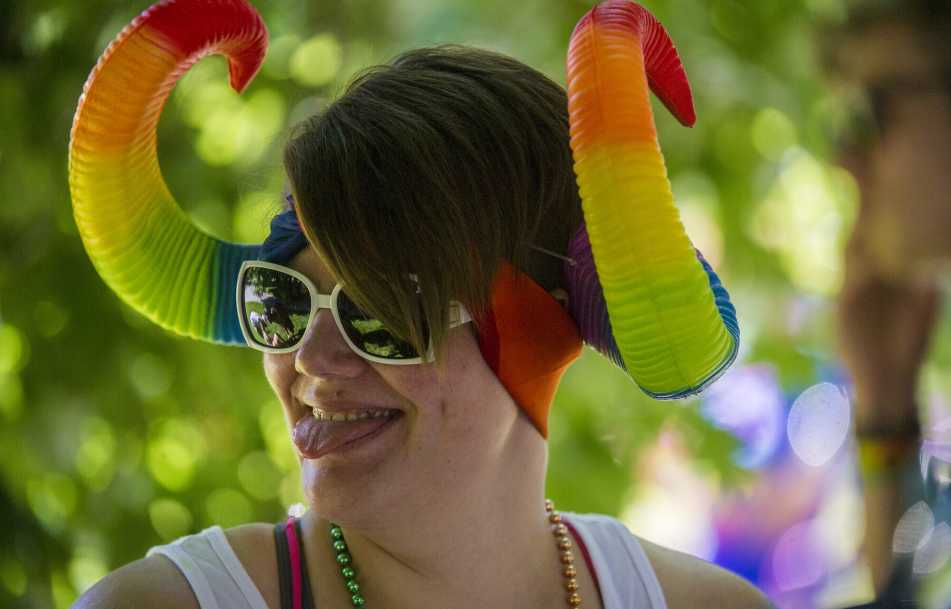 pridefest-2016-rainbow-horns